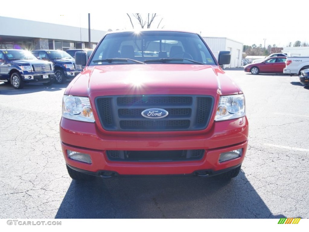 2005 F150 STX SuperCab 4x4 - Bright Red / Medium Flint Grey photo #7