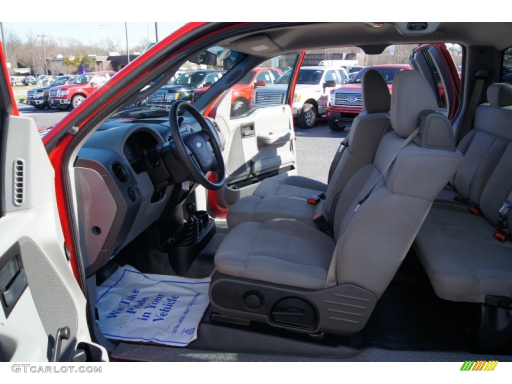 2005 F150 STX SuperCab 4x4 - Bright Red / Medium Flint Grey photo #8