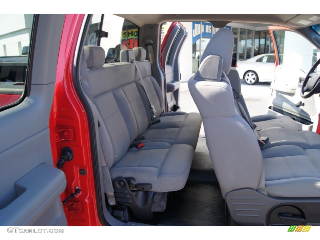 2005 F150 STX SuperCab 4x4 - Bright Red / Medium Flint Grey photo #10