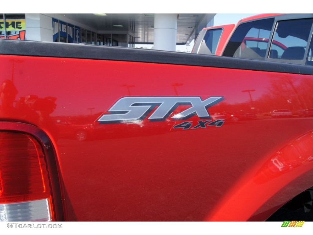 2005 F150 STX SuperCab 4x4 - Bright Red / Medium Flint Grey photo #18
