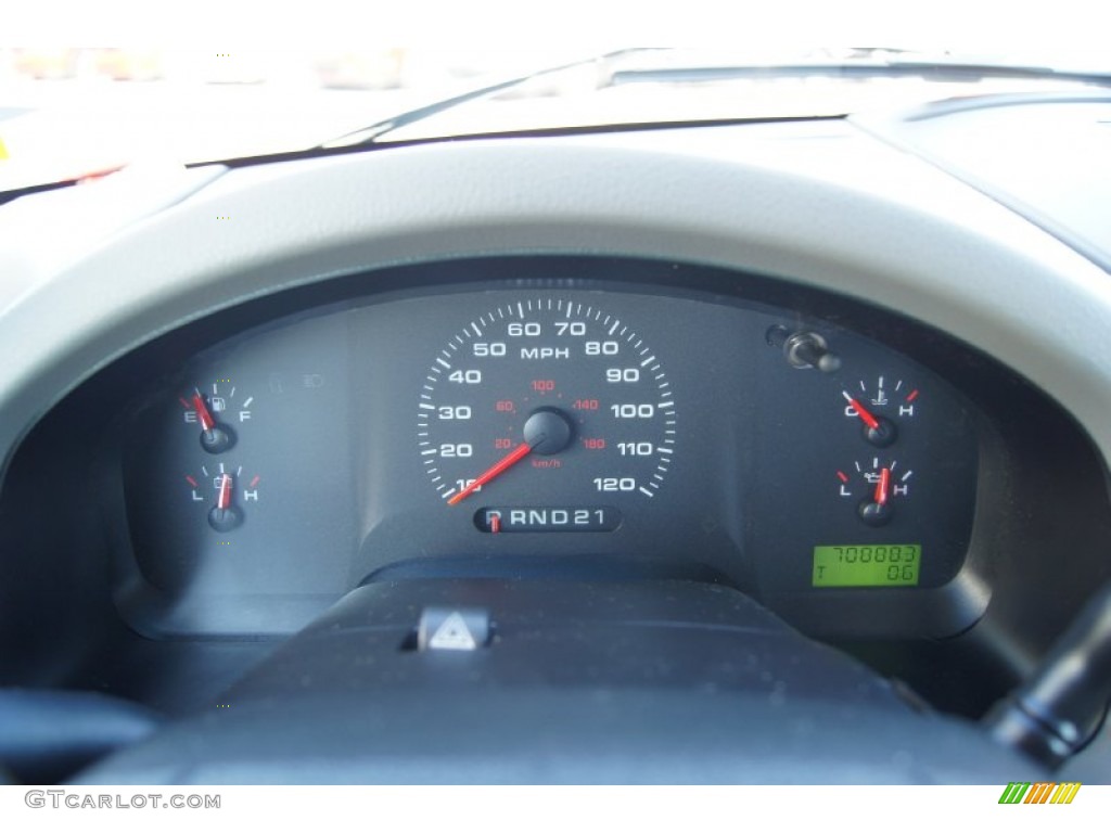 2005 F150 STX SuperCab 4x4 - Bright Red / Medium Flint Grey photo #23