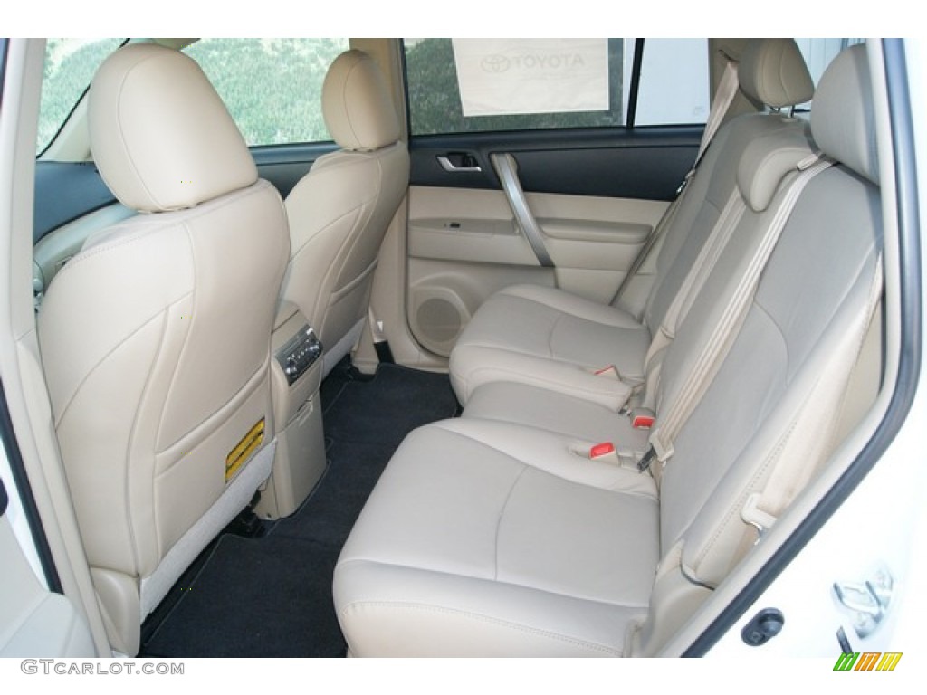 Sand Beige Interior 2012 Toyota Highlander SE 4WD Photo #60152058