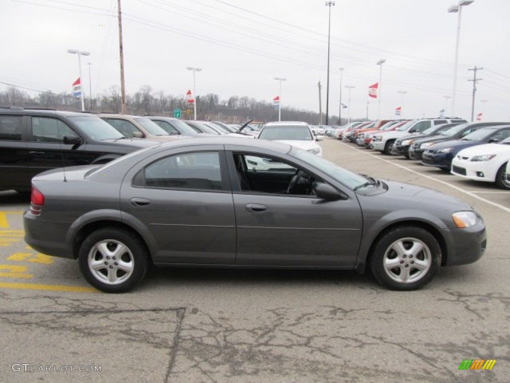 2004 Stratus SXT Sedan - Graphite Metallic / Dark Slate Gray photo #6