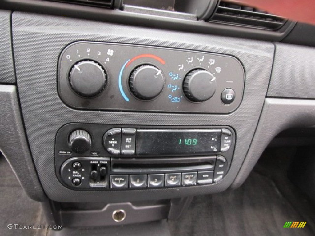 2004 Stratus SXT Sedan - Graphite Metallic / Dark Slate Gray photo #15
