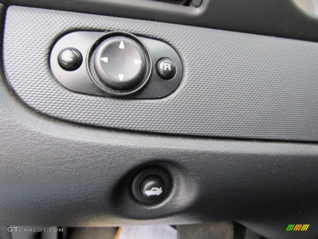 2004 Stratus SXT Sedan - Graphite Metallic / Dark Slate Gray photo #17