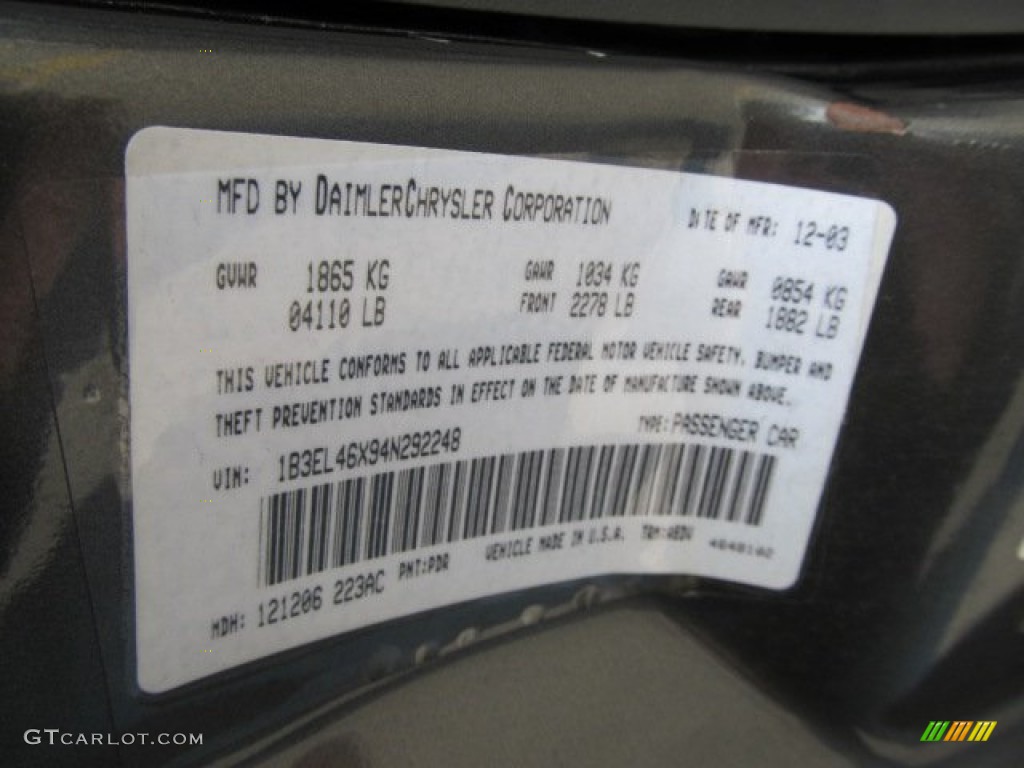 2004 Stratus SXT Sedan - Graphite Metallic / Dark Slate Gray photo #19