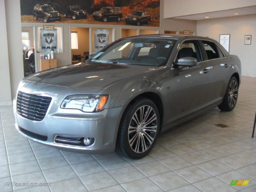 2012 300 S V6 - Tungsten Metallic / Black photo #1