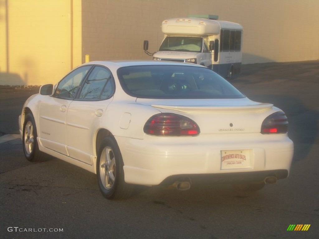 1999 Grand Prix GT Sedan - Arctic White / Graphite photo #6