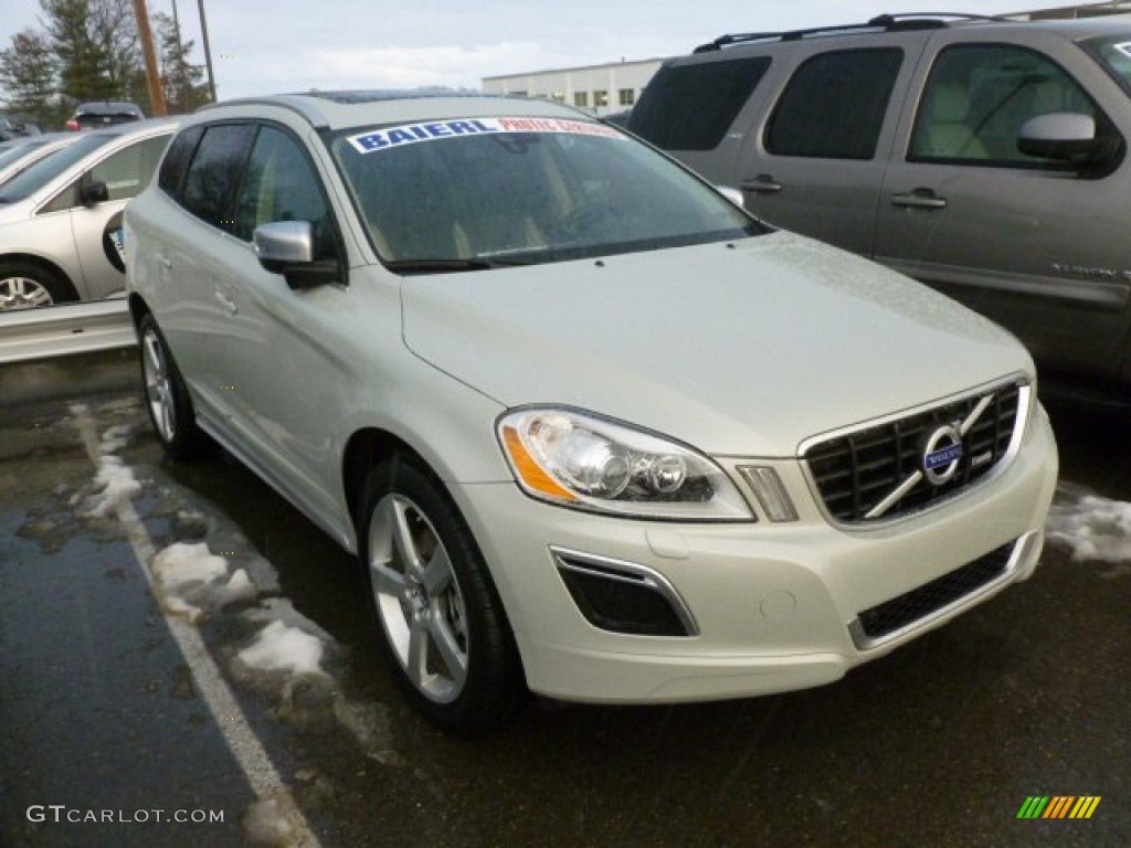 2011 XC60 T6 AWD R-Design - Cosmic White Metallic / R Design Off Black/Beige Inlay photo #1
