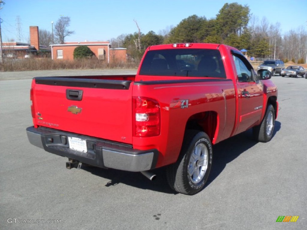 2007 Silverado 1500 LT Regular Cab 4x4 - Victory Red / Ebony Black photo #4