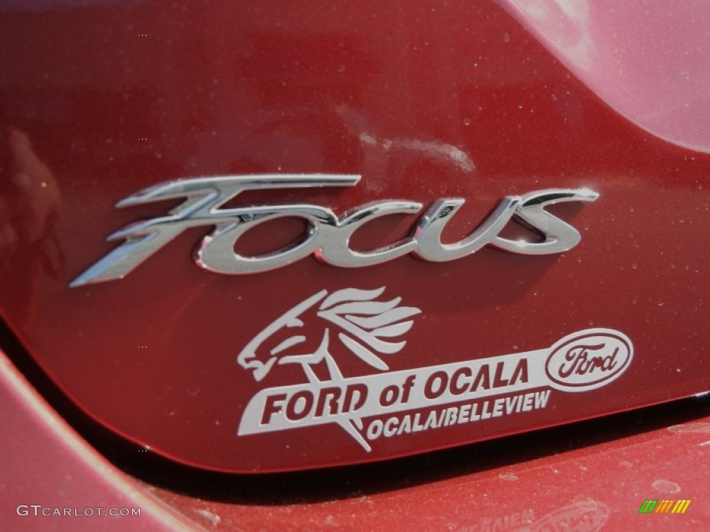 2012 Focus SE Sedan - Red Candy Metallic / Stone photo #4