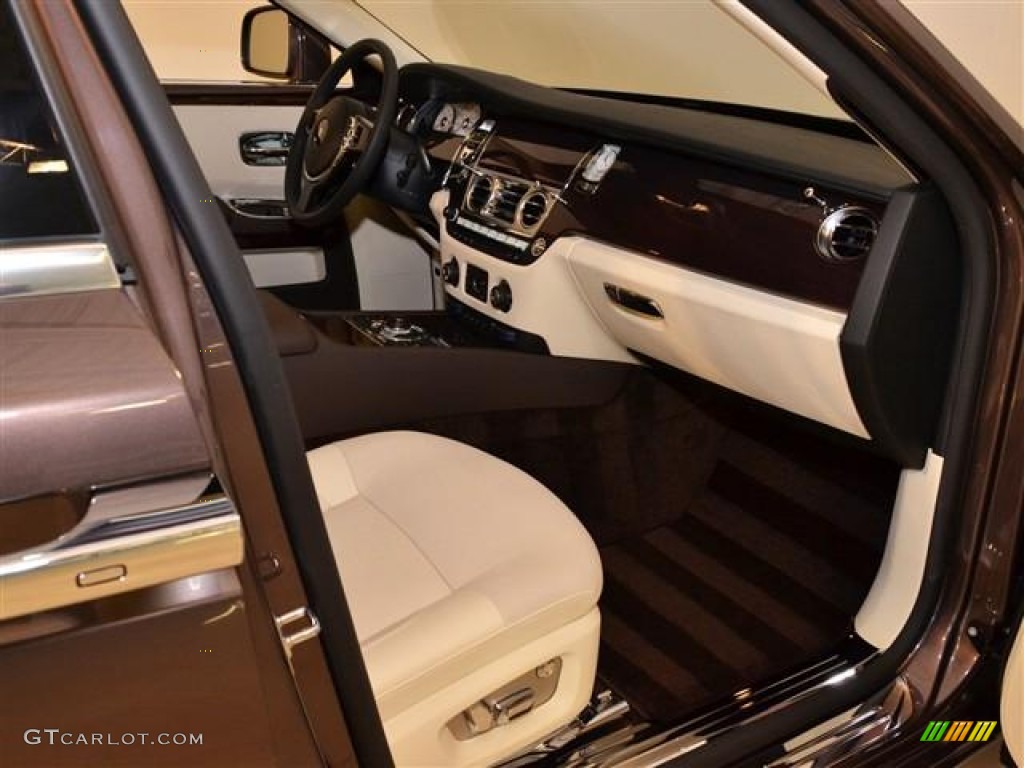 2011 Rolls-Royce Ghost Standard Ghost Model Creme Light/Dark Spice Dashboard Photo #60168246