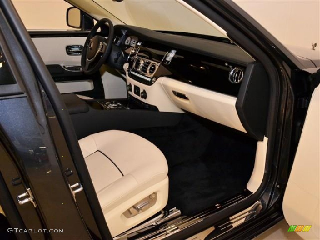Creme Light/Black Interior 2011 Rolls-Royce Ghost Standard Ghost Model Photo #60169440