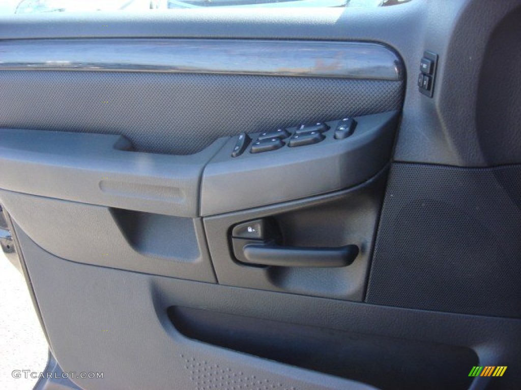 2002 Explorer Limited 4x4 - Black Clearcoat / Midnight Grey photo #10