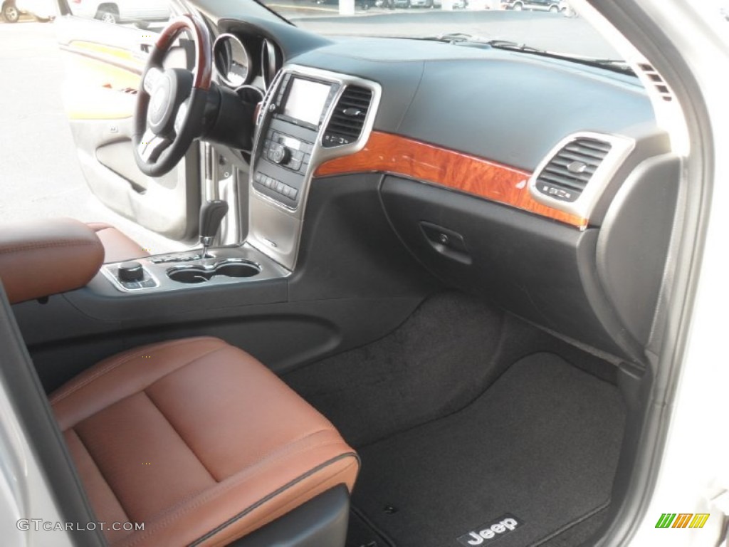 2012 Jeep Grand Cherokee Overland 4x4 New Saddle/Black Dashboard Photo #60173607