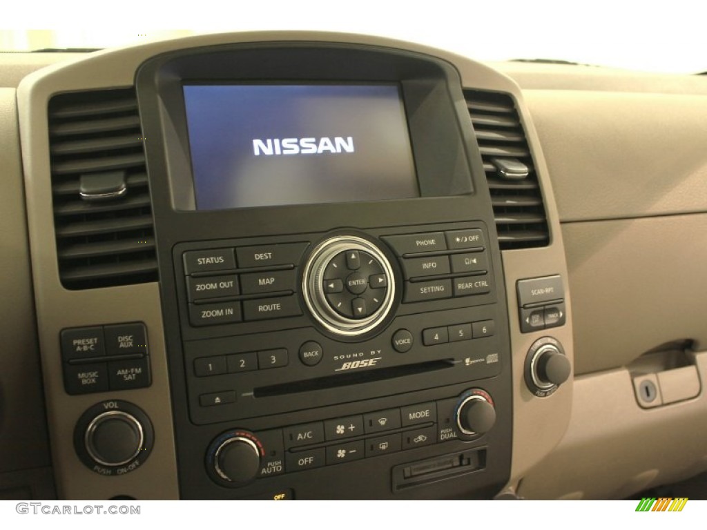 2011 Nissan Pathfinder LE V8 4x4 Controls Photo #60174342