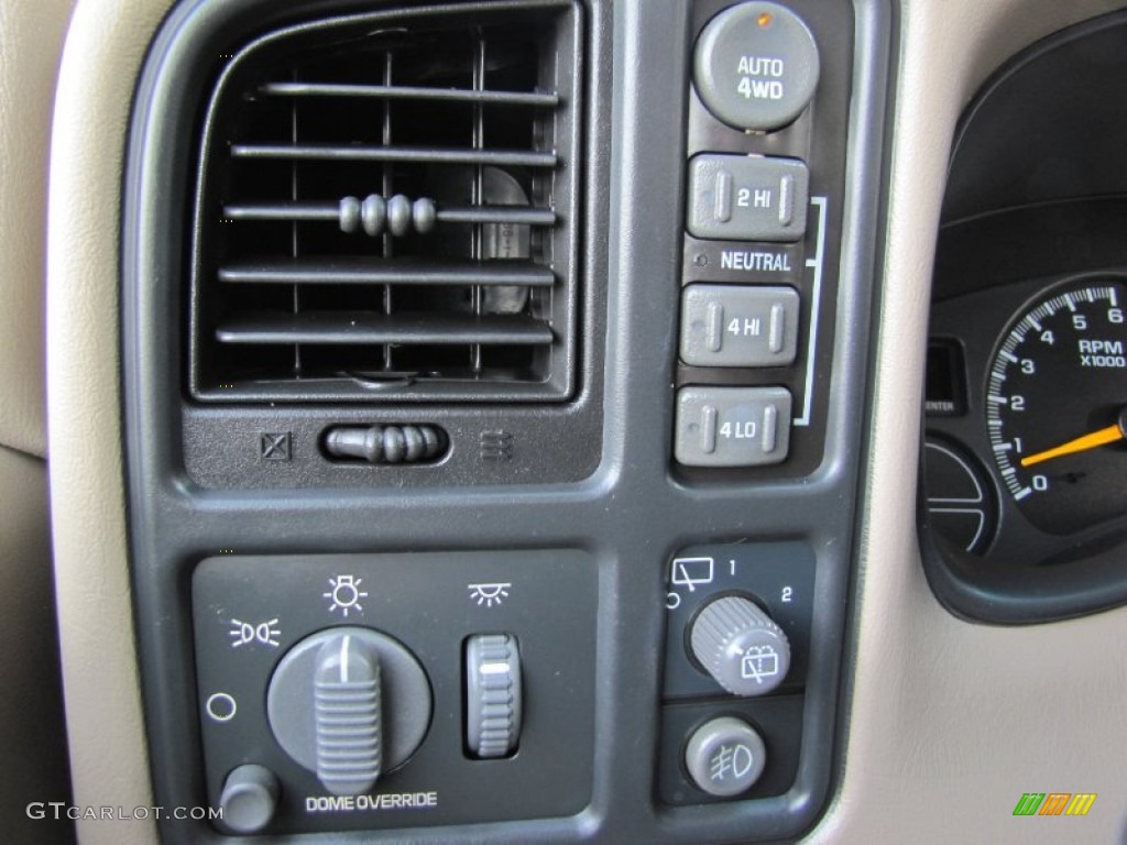 2001 Suburban 1500 LS 4x4 - Summit White / Light Gray/Neutral photo #14