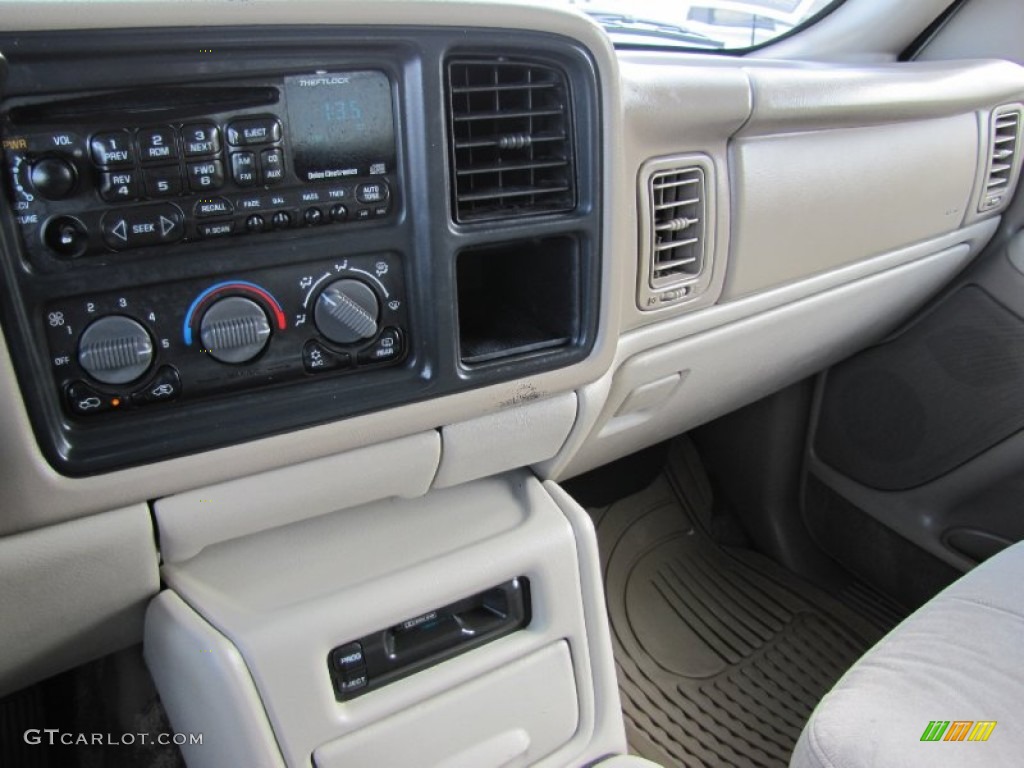 2001 Suburban 1500 LS 4x4 - Summit White / Light Gray/Neutral photo #16
