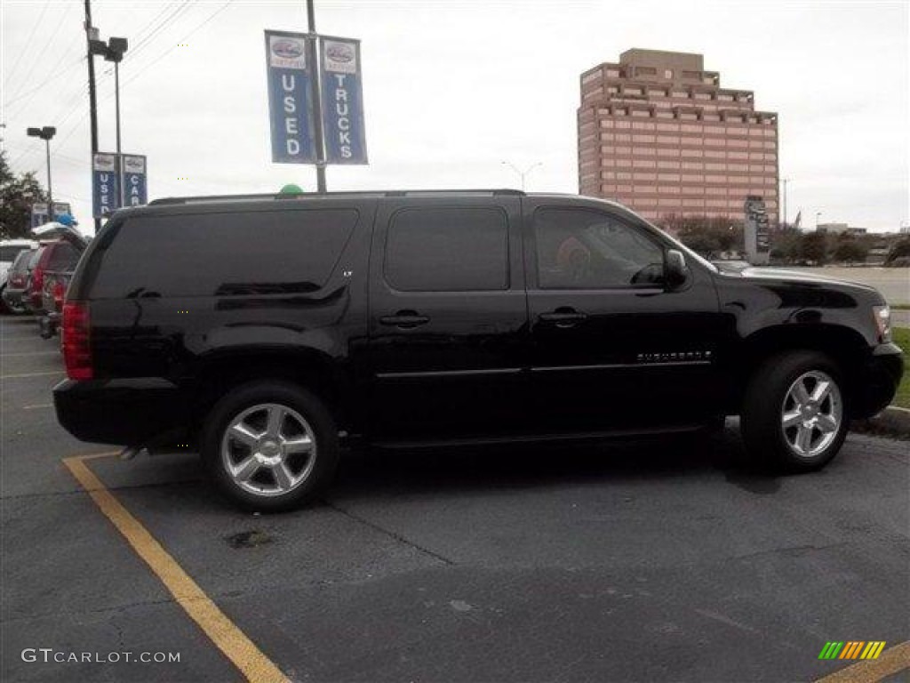 2007 Suburban 1500 LT - Black / Ebony photo #2