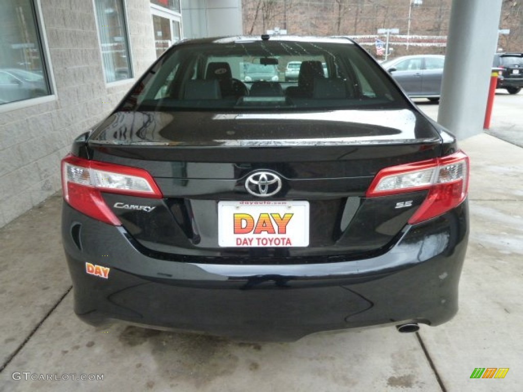 2012 Camry SE - Attitude Black Metallic / Black photo #3