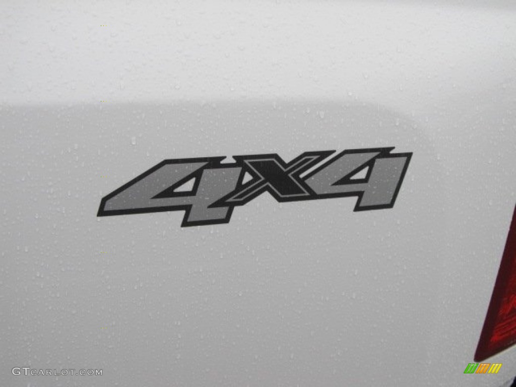 2011 Silverado 1500 LS Regular Cab 4x4 - Summit White / Dark Titanium photo #4