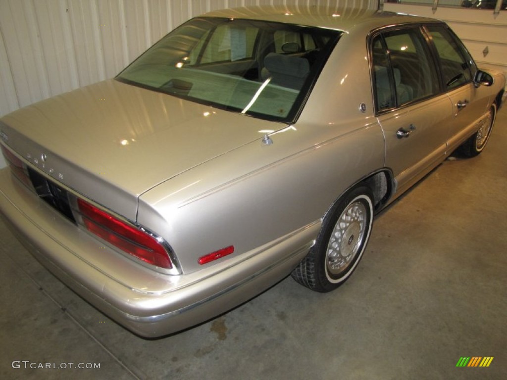 1996 Park Avenue  - Light Driftwood Metallic / Beige photo #4