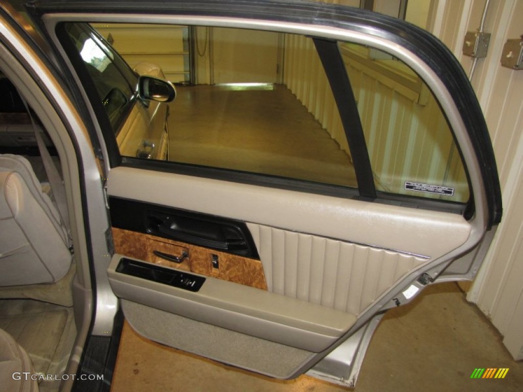 1996 Park Avenue  - Light Driftwood Metallic / Beige photo #15