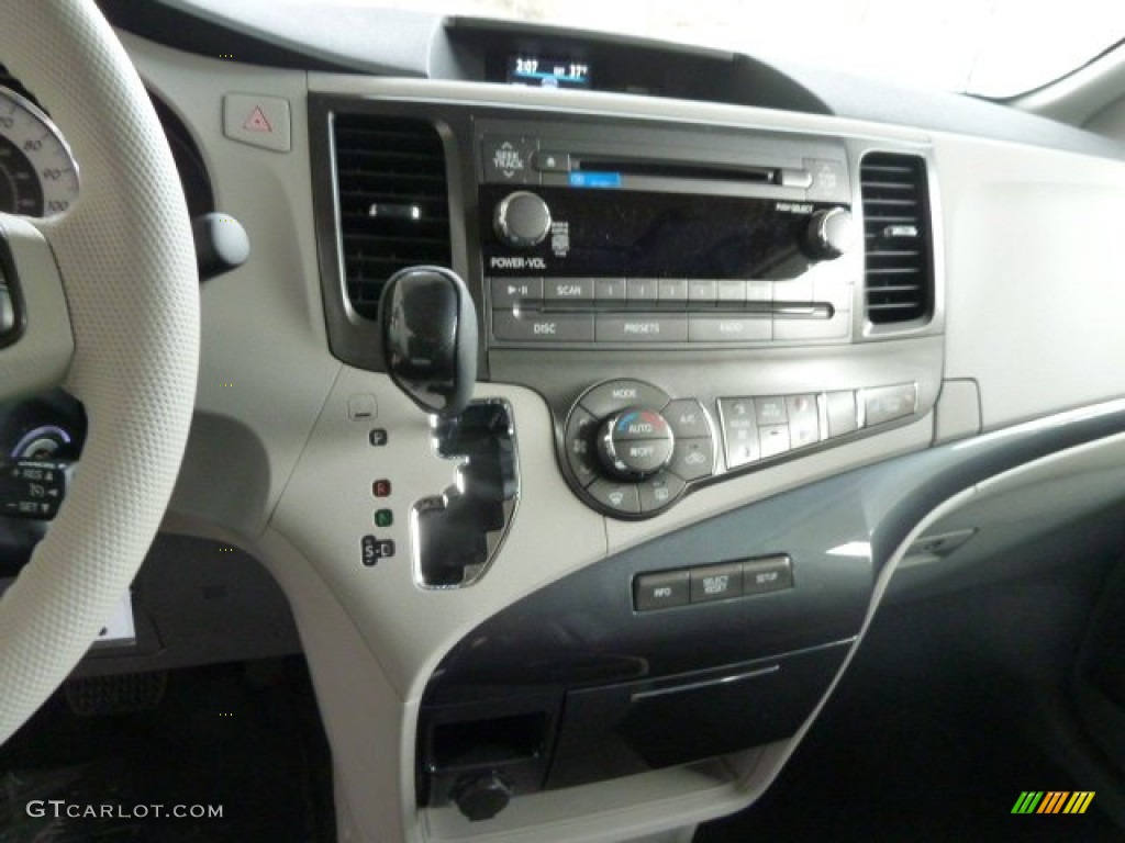 2012 Sienna SE - Predawn Gray Mica / Dark Charcoal photo #13
