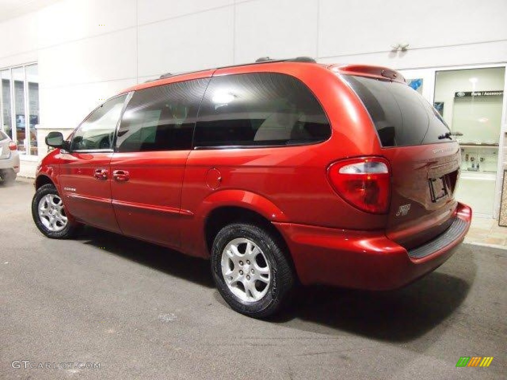 2001 Grand Caravan EX - Inferno Red Pearlcoat / Taupe photo #3