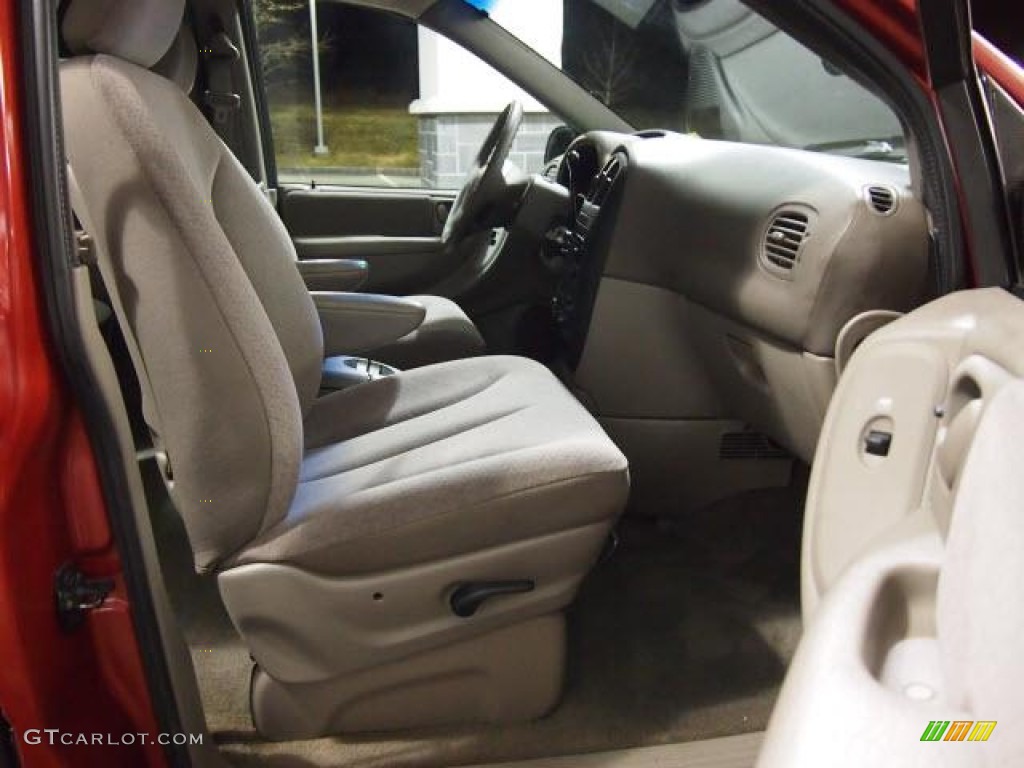 2001 Grand Caravan EX - Inferno Red Pearlcoat / Taupe photo #15