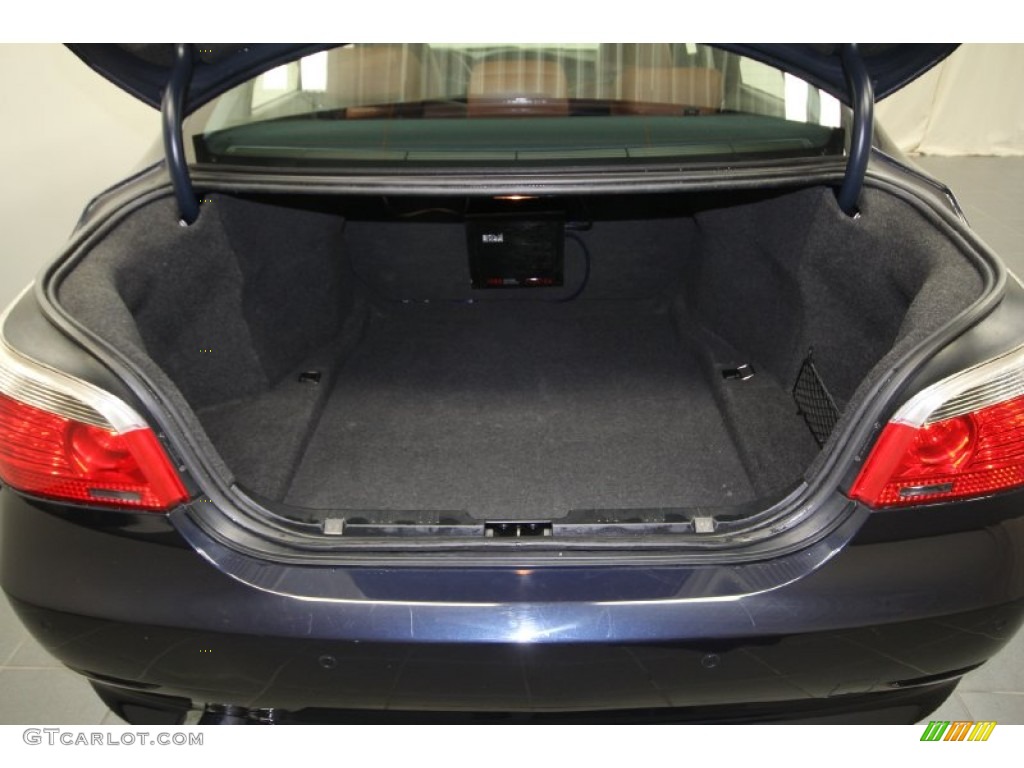 2007 BMW 5 Series 525xi Sedan Trunk Photos