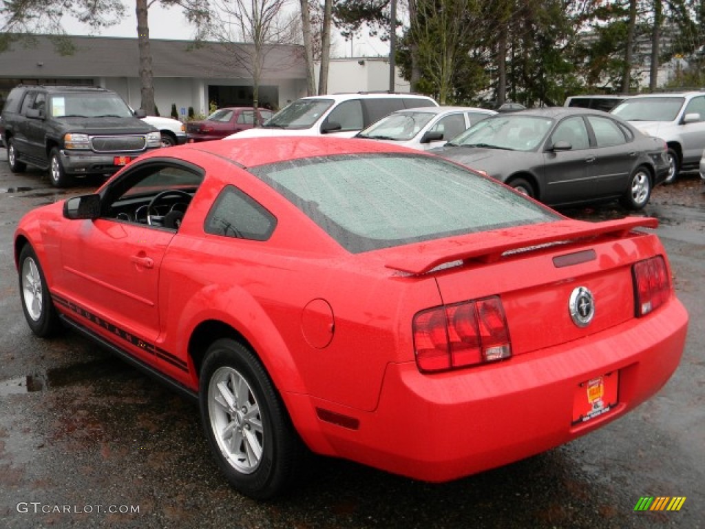 2006 Mustang V6 Deluxe Coupe - Torch Red / Black photo #4