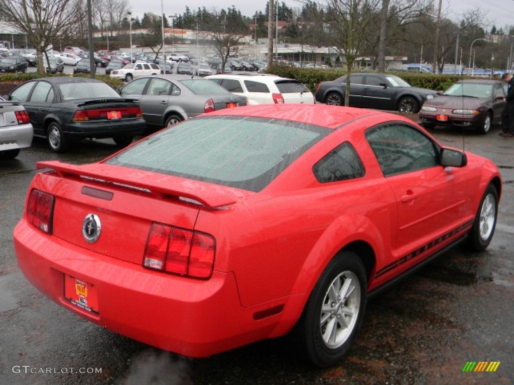 2006 Mustang V6 Deluxe Coupe - Torch Red / Black photo #5