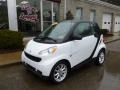 Crystal White - fortwo passion coupe Photo No. 1