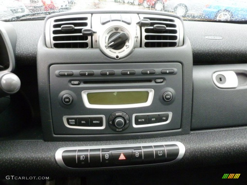 2009 Smart fortwo passion coupe Audio System Photo #60196489
