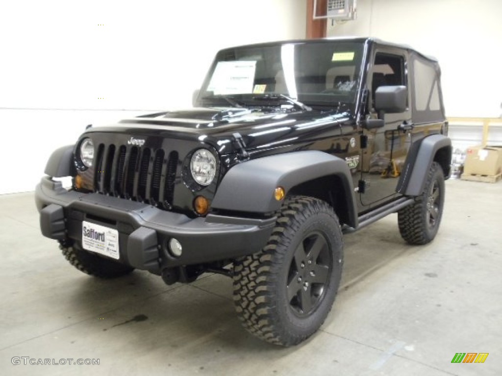2012 Wrangler Call of Duty: MW3 Edition 4x4 - Black / Call of Duty: Black Sedosa/Silver French-Accent photo #1