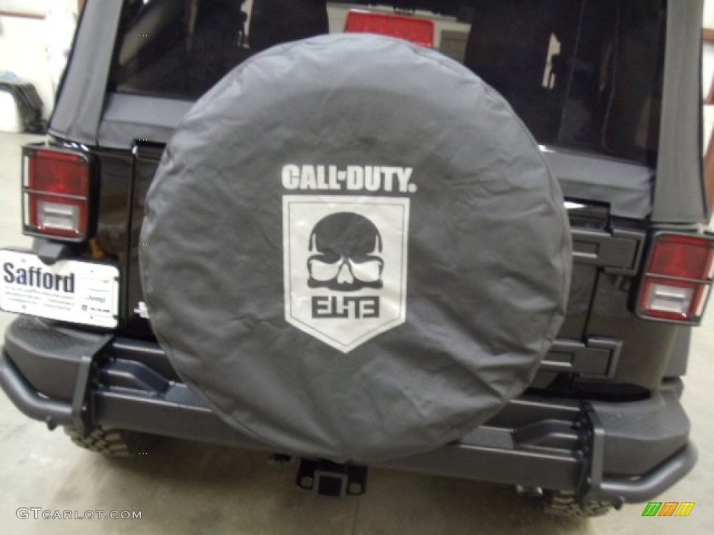 2012 Wrangler Call of Duty: MW3 Edition 4x4 - Black / Call of Duty: Black Sedosa/Silver French-Accent photo #23