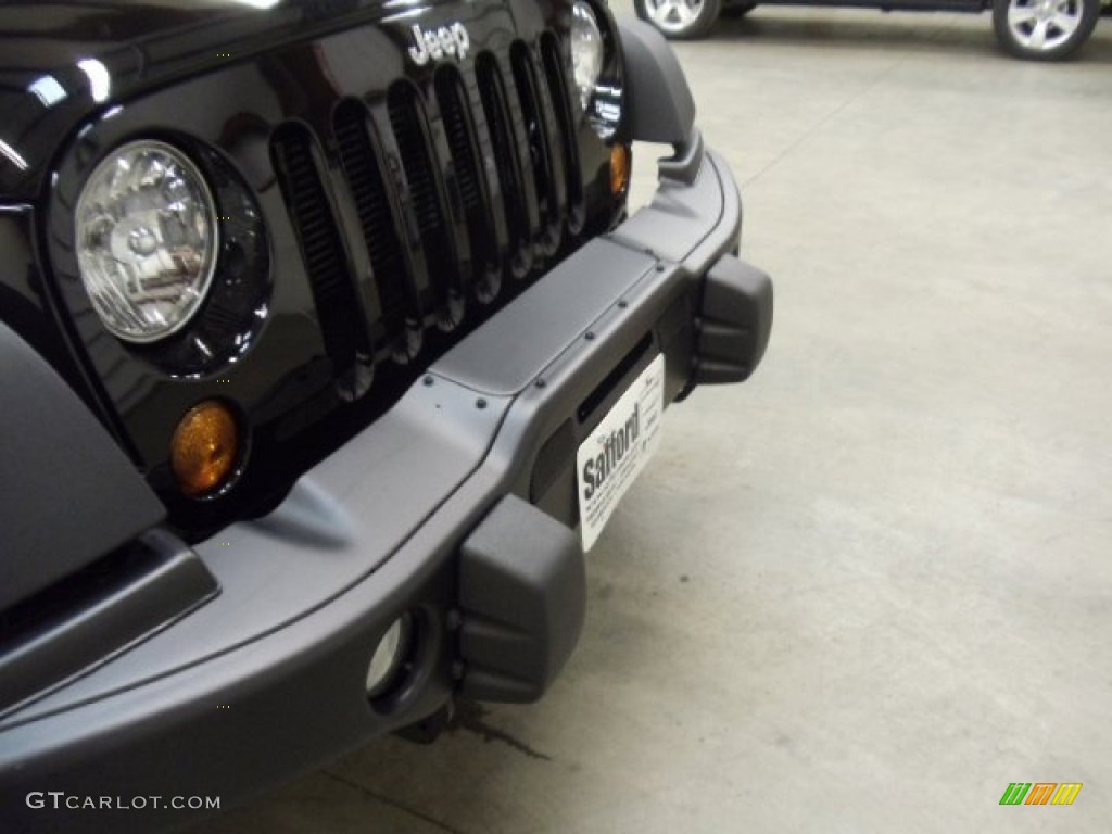 2012 Wrangler Call of Duty: MW3 Edition 4x4 - Black / Call of Duty: Black Sedosa/Silver French-Accent photo #29