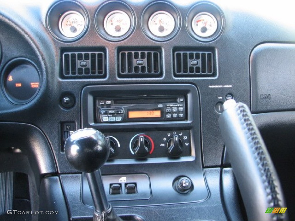 2001 Dodge Viper RT-10 Controls Photo #60198388