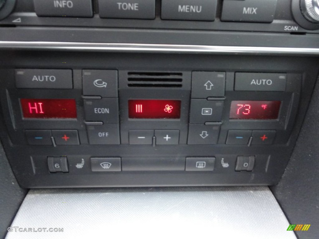 2008 Audi A4 2.0T quattro S-Line Sedan Controls Photos