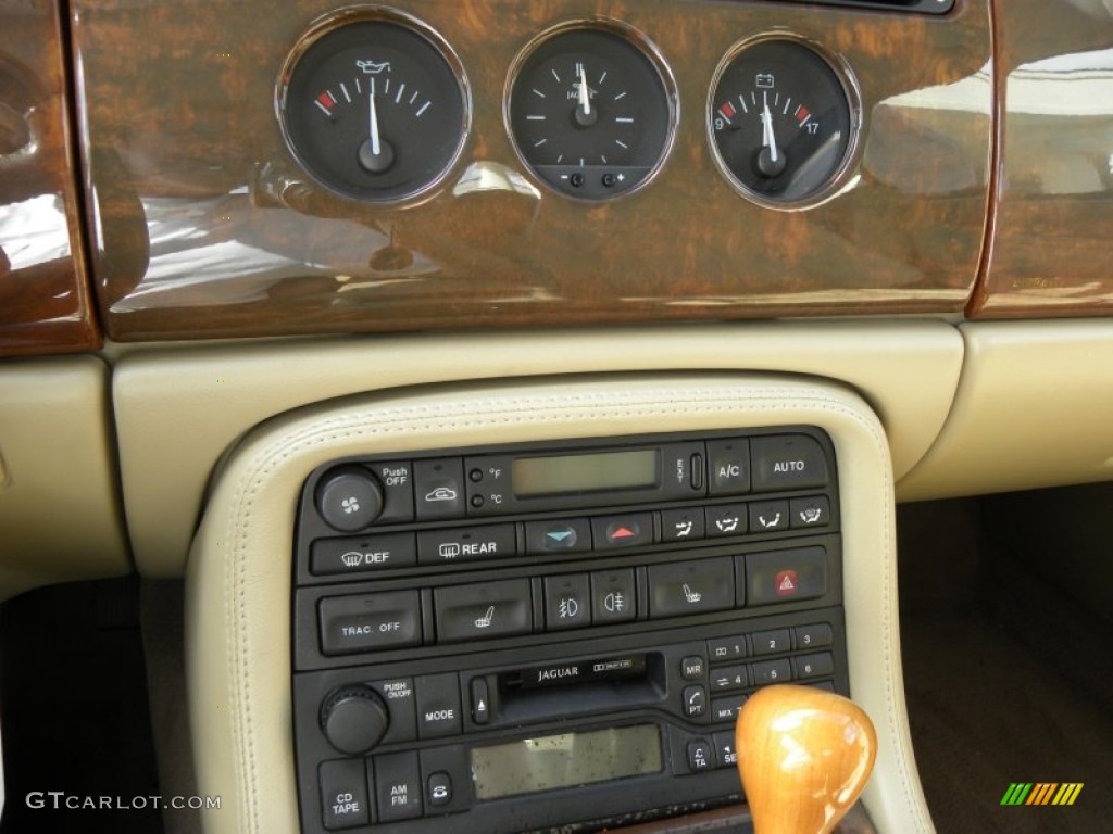 2000 Jaguar XK XK8 Convertible Controls Photo #60201673