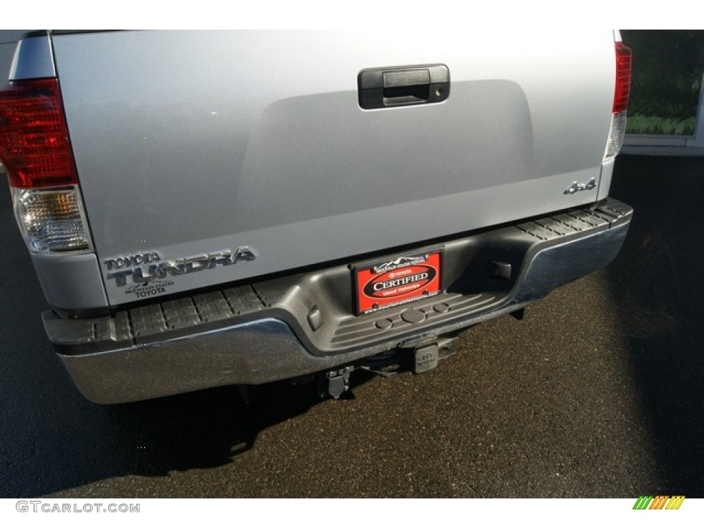 2010 Tundra Double Cab 4x4 - Silver Sky Metallic / Graphite Gray photo #20