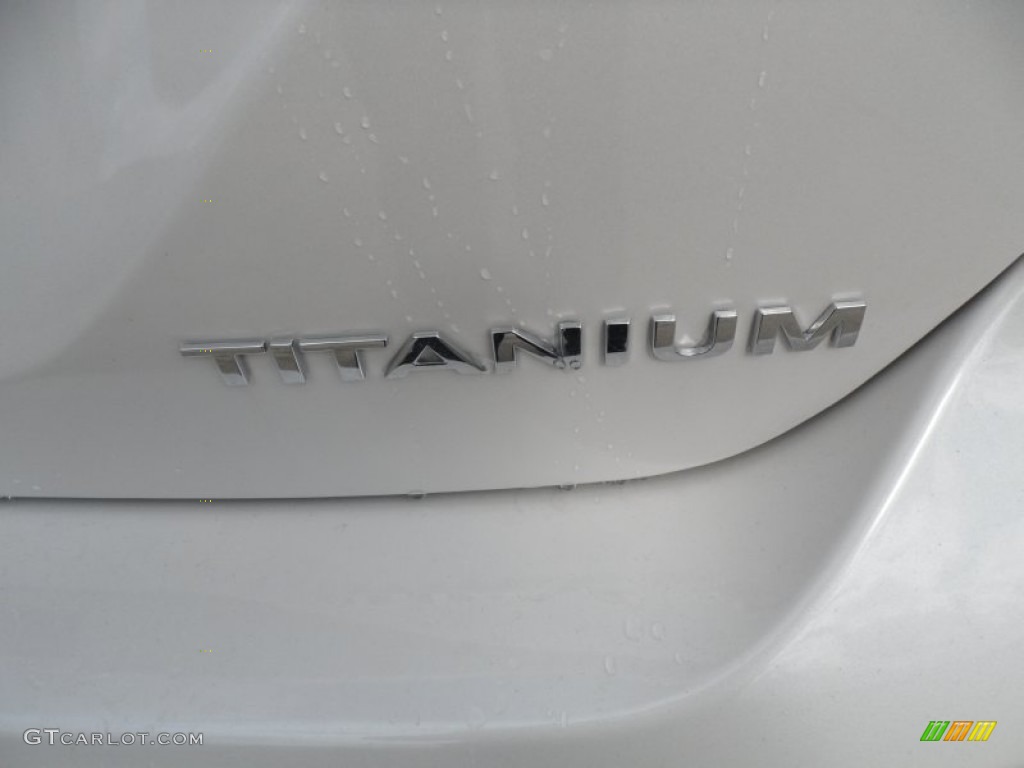 2012 Focus Titanium 5-Door - White Platinum Tricoat Metallic / Arctic White Leather photo #15