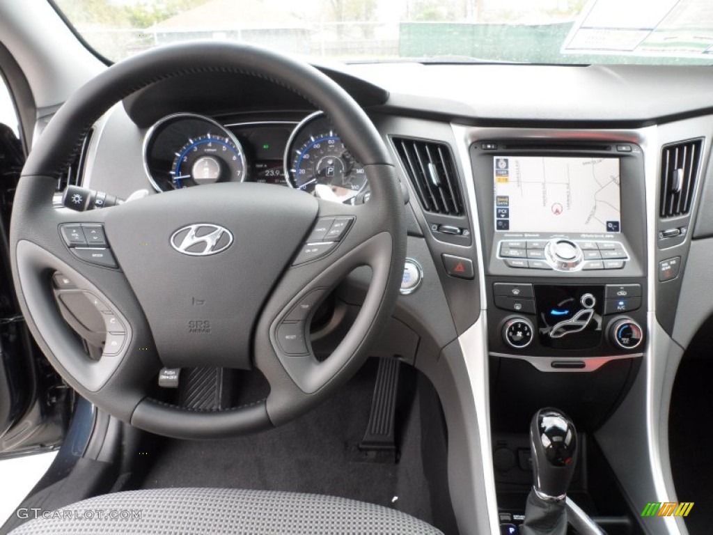 2012 Hyundai Sonata SE Gray Dashboard Photo #60208219
