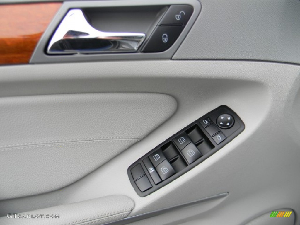 2009 Mercedes-Benz ML 350 4Matic Controls Photo #60214417