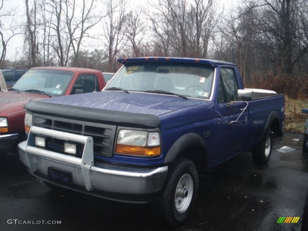 1995 F150 XLT Regular Cab 4x4 - Bright Sapphire Pearl Metallic / Gray photo #1