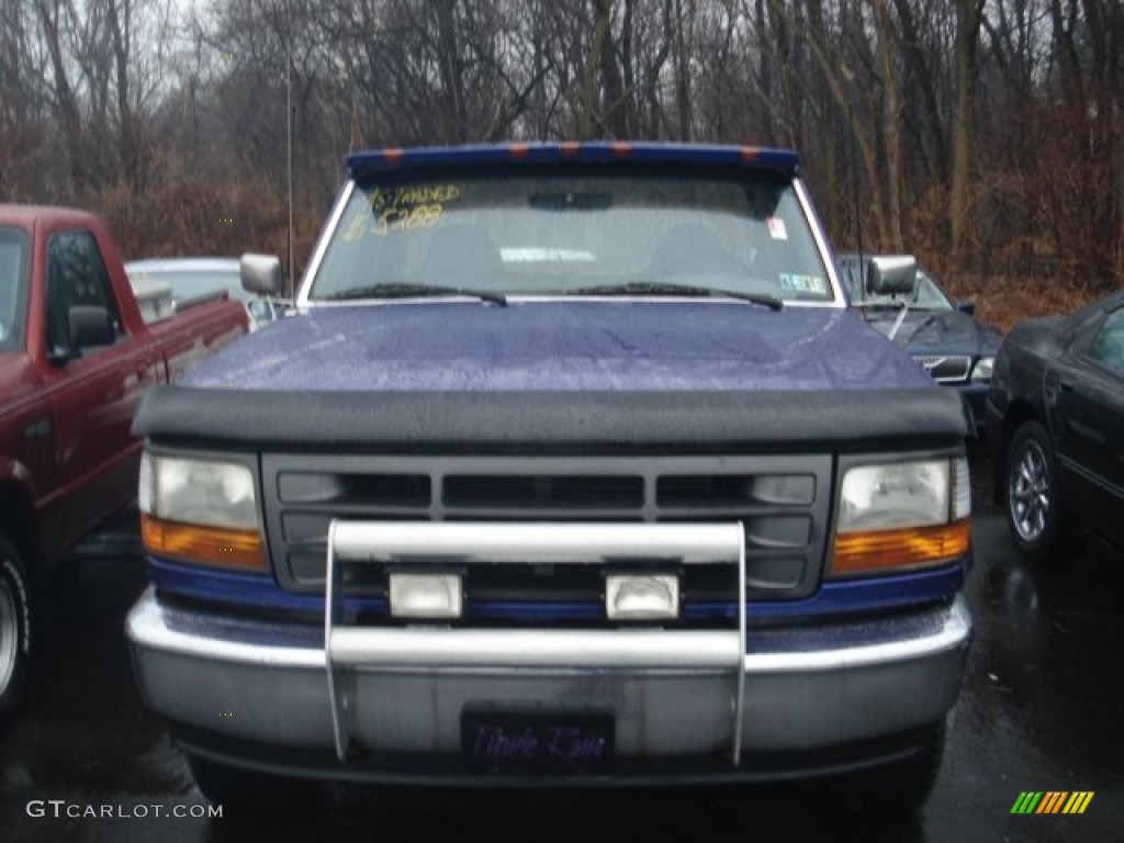 1995 F150 XLT Regular Cab 4x4 - Bright Sapphire Pearl Metallic / Gray photo #2