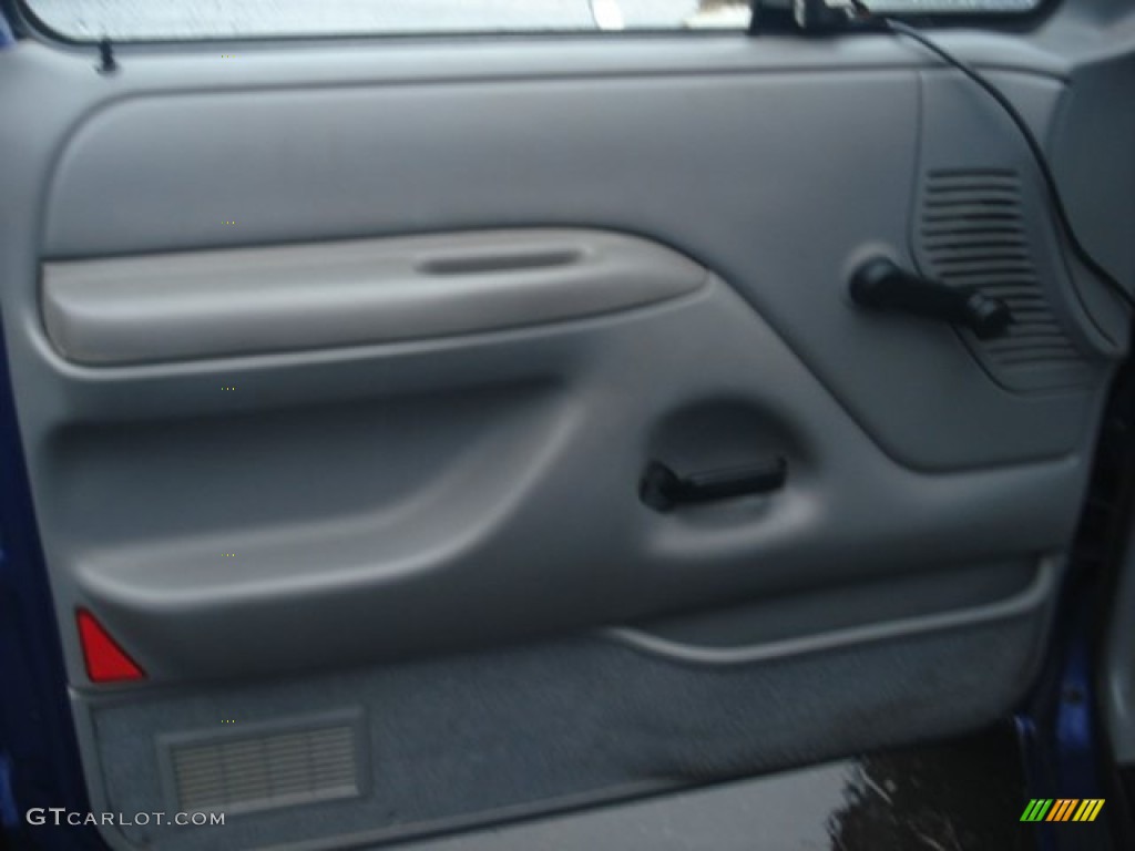 1995 F150 XLT Regular Cab 4x4 - Bright Sapphire Pearl Metallic / Gray photo #10