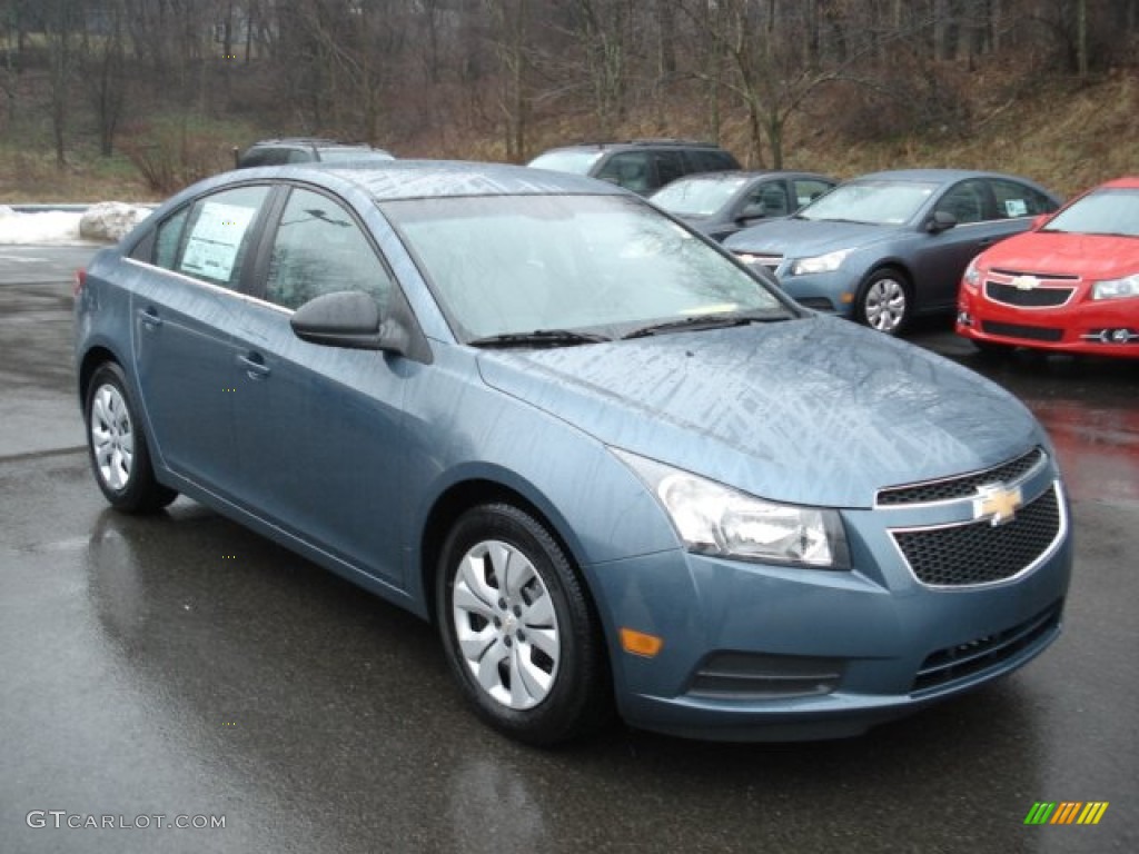 2012 Cruze LS - Blue Granite Metallic / Jet Black/Medium Titanium photo #2