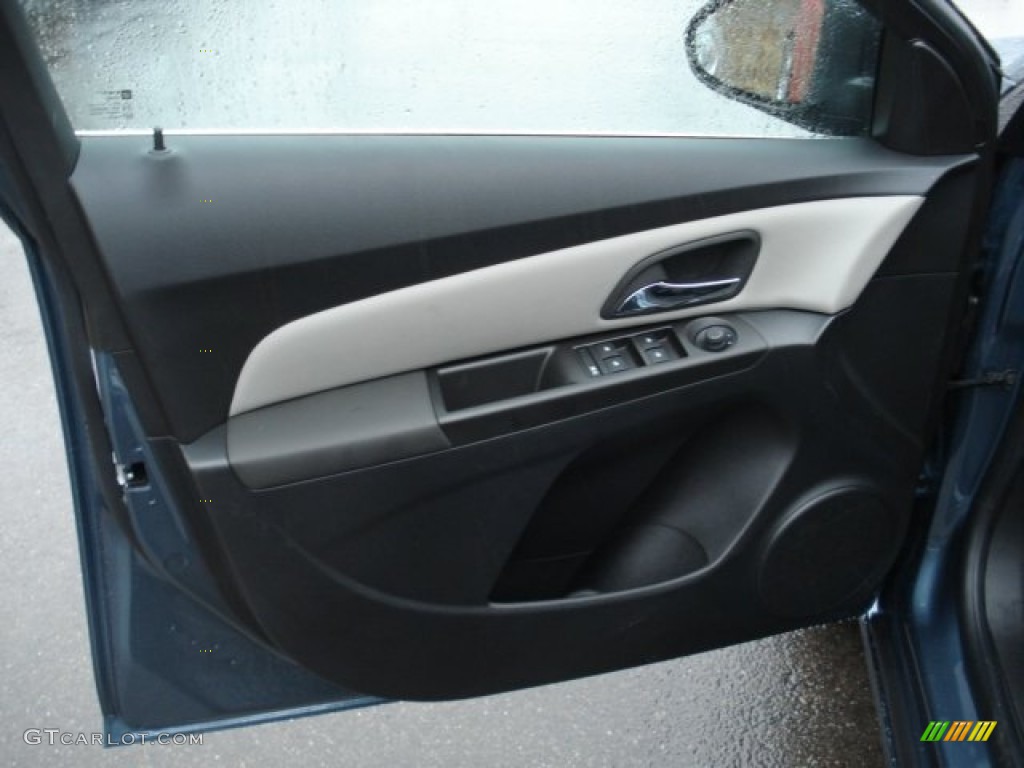 2012 Cruze LS - Blue Granite Metallic / Jet Black/Medium Titanium photo #12
